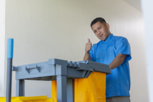 Training in Spanish for professional cleaning staff