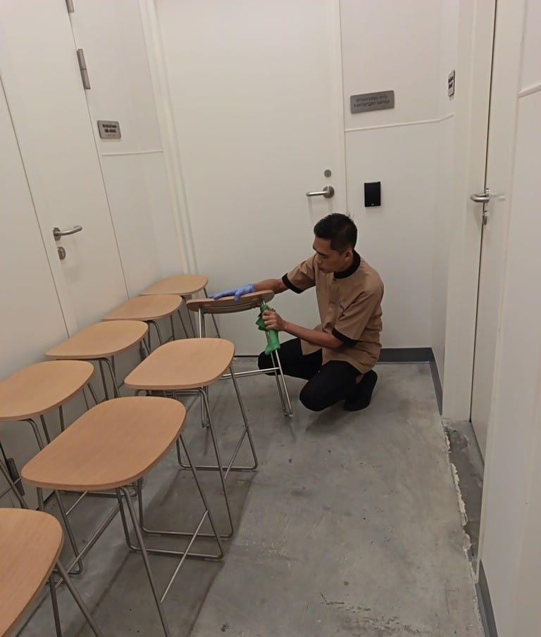 15.Cleaning Window (Inside Training Room)