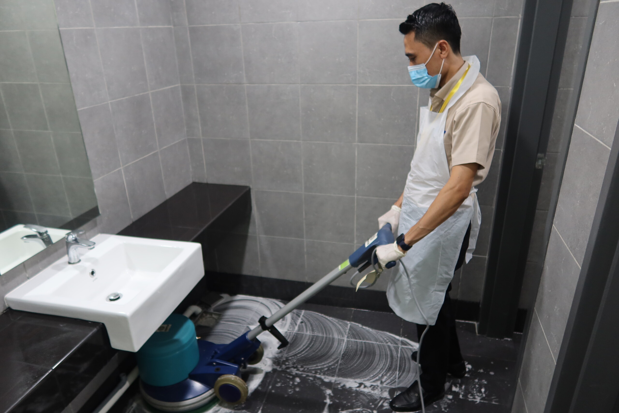 6.Cleaning Toilet (Scrubbing Floor)